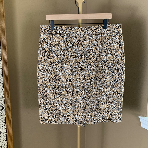 J. Crew tan animal print pencil skirt lined zip back vent size 12 - Picture 1 of 13